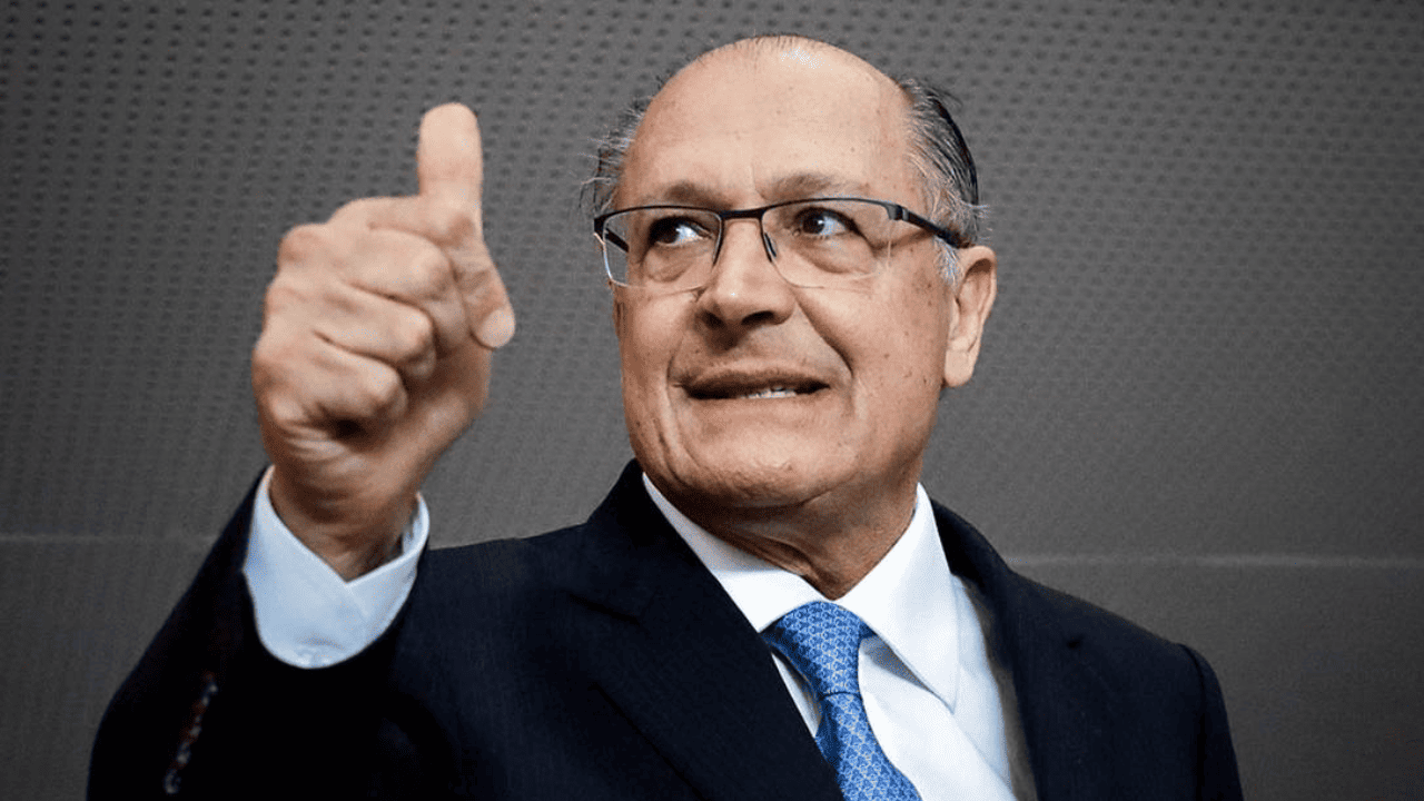 Alckmin diz que relação entre Brasil e Argentina segue firme apesar de 'mau gosto' de Milei