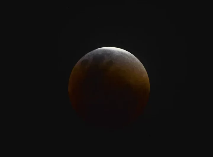 Eclipse parcial da Lua